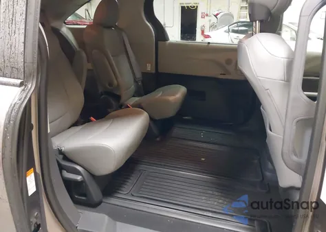 2023 Toyota Sienna Xle z USA, uszkodzony, nr VIN 5TDJSKFC0PS099650